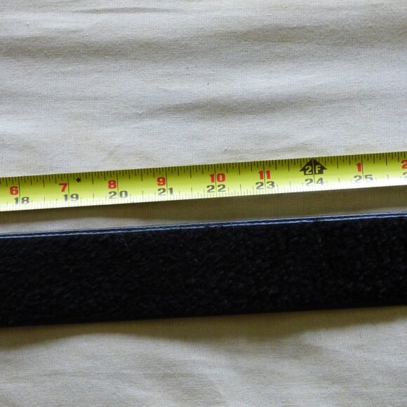 VINTAGE BLACK FUZZY PANT / SKIRT BELT PREOWNED TOTAL OF 36\